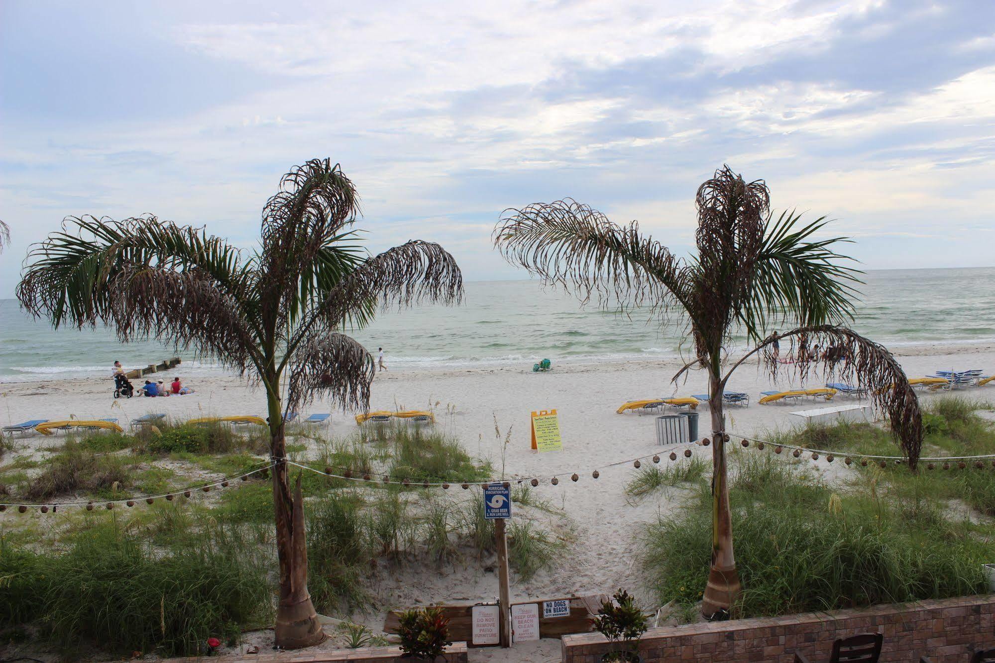 Schooner Hotel St. Pete Beach Extérieur photo